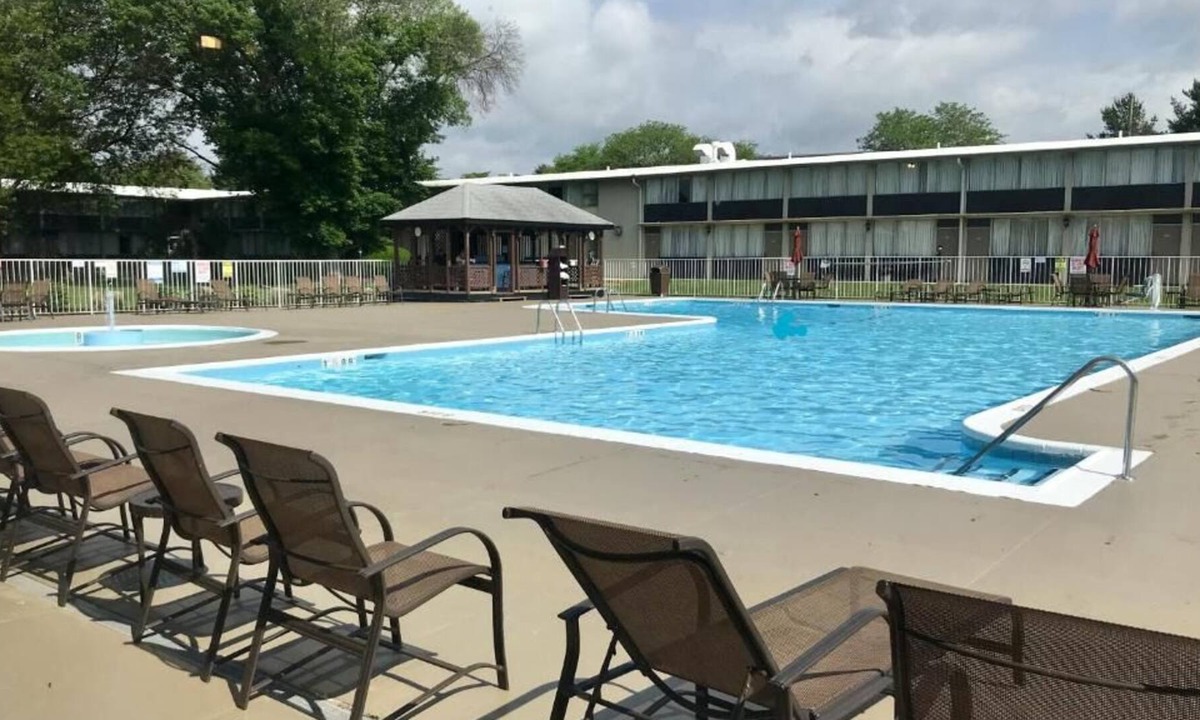 Bethlehem House | Your Home Away From Home! Onsite Pool, Pets Allowed, Free Parking