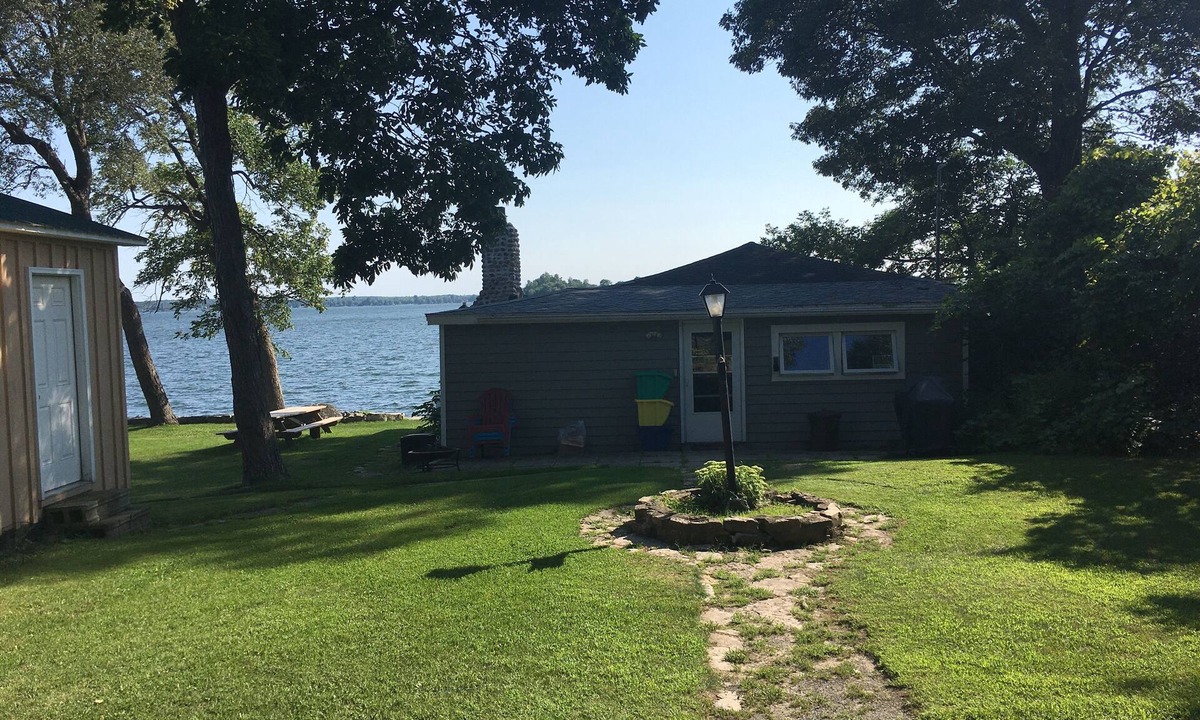 Chaumont Cottage | Your Home Away From Home On Pt Salubrious