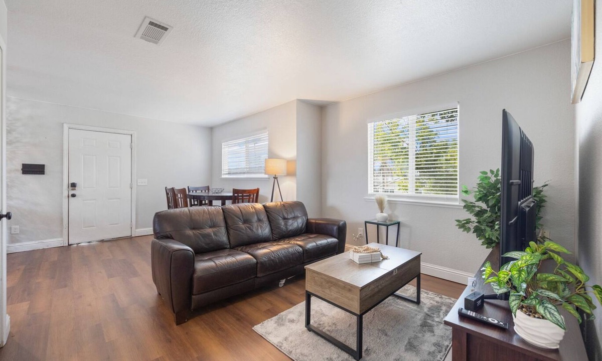 Southeastern Sacramento Apartment | Your Home in Sacramento: 3BR w/Parking & Laundry