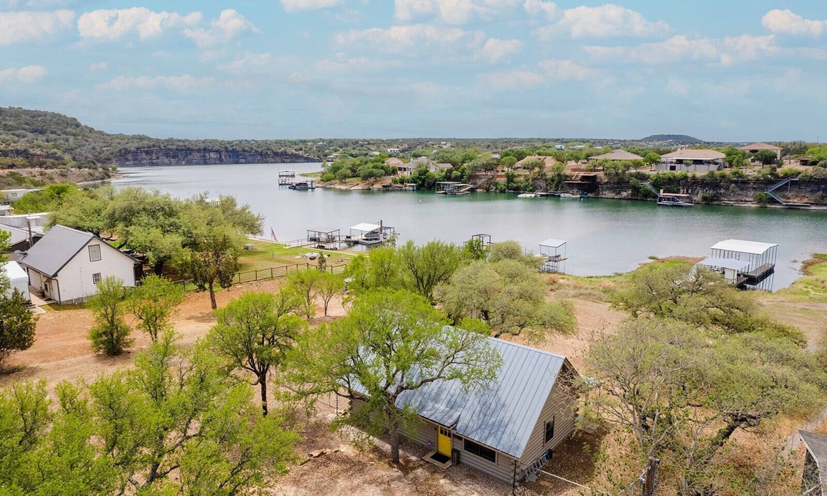 Burnet Cabin | Your Lakefront Escape-The Yellow Door Cabin!