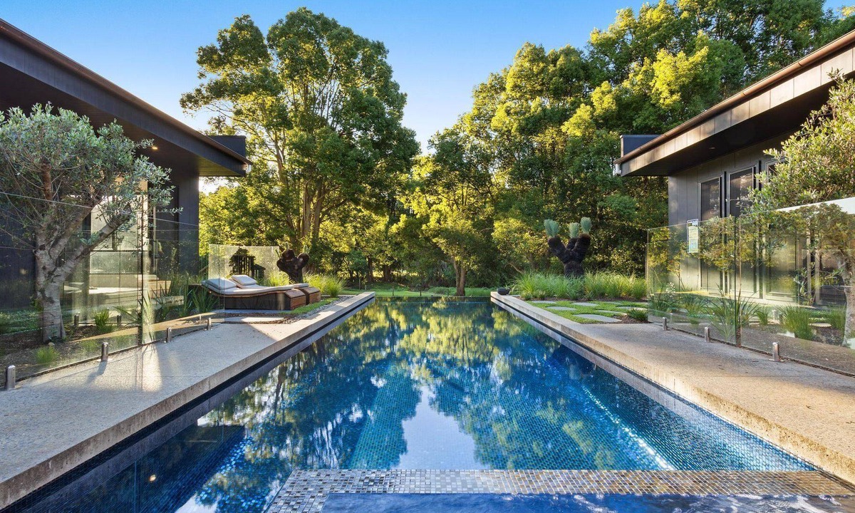 Tintenbar House | Your Luxury Escape - Friday