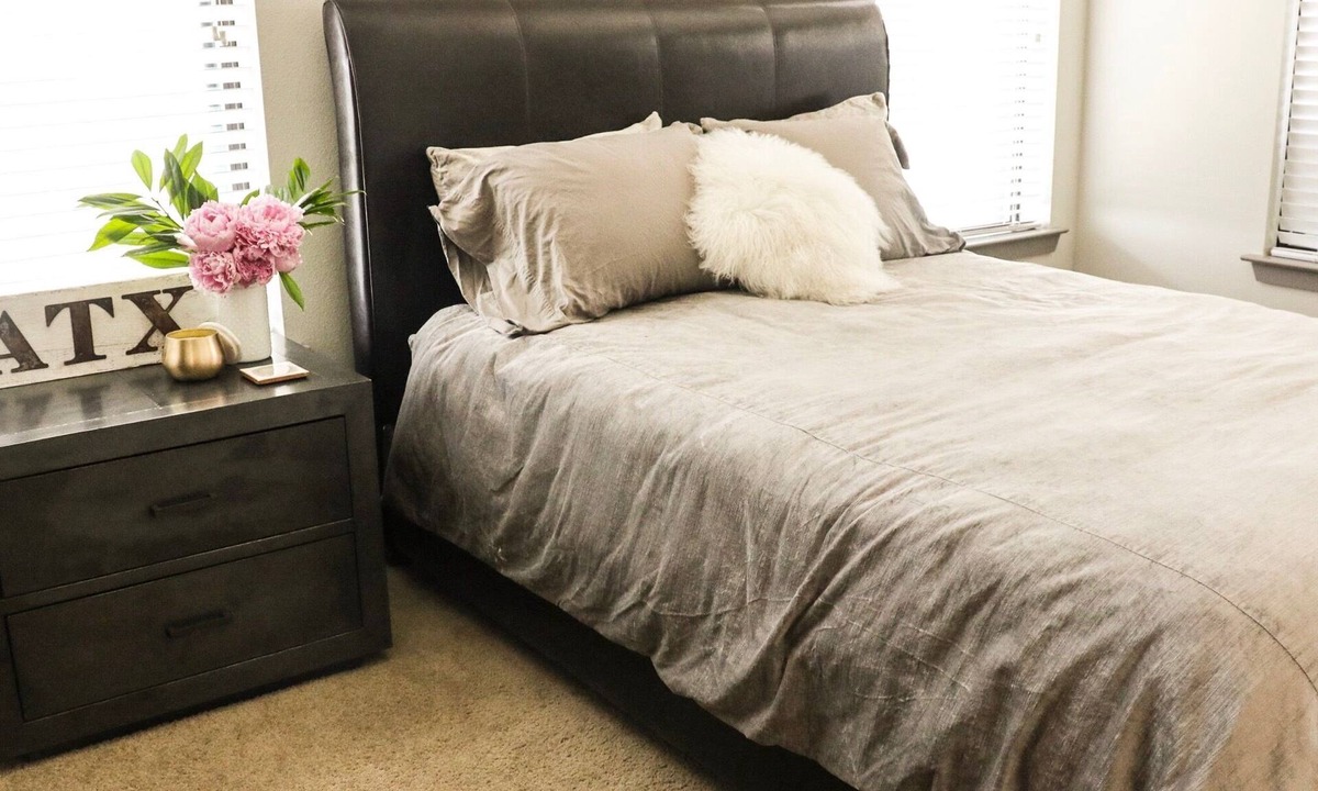 East Oak Hill Apartment | Your Modern + Comfy Home