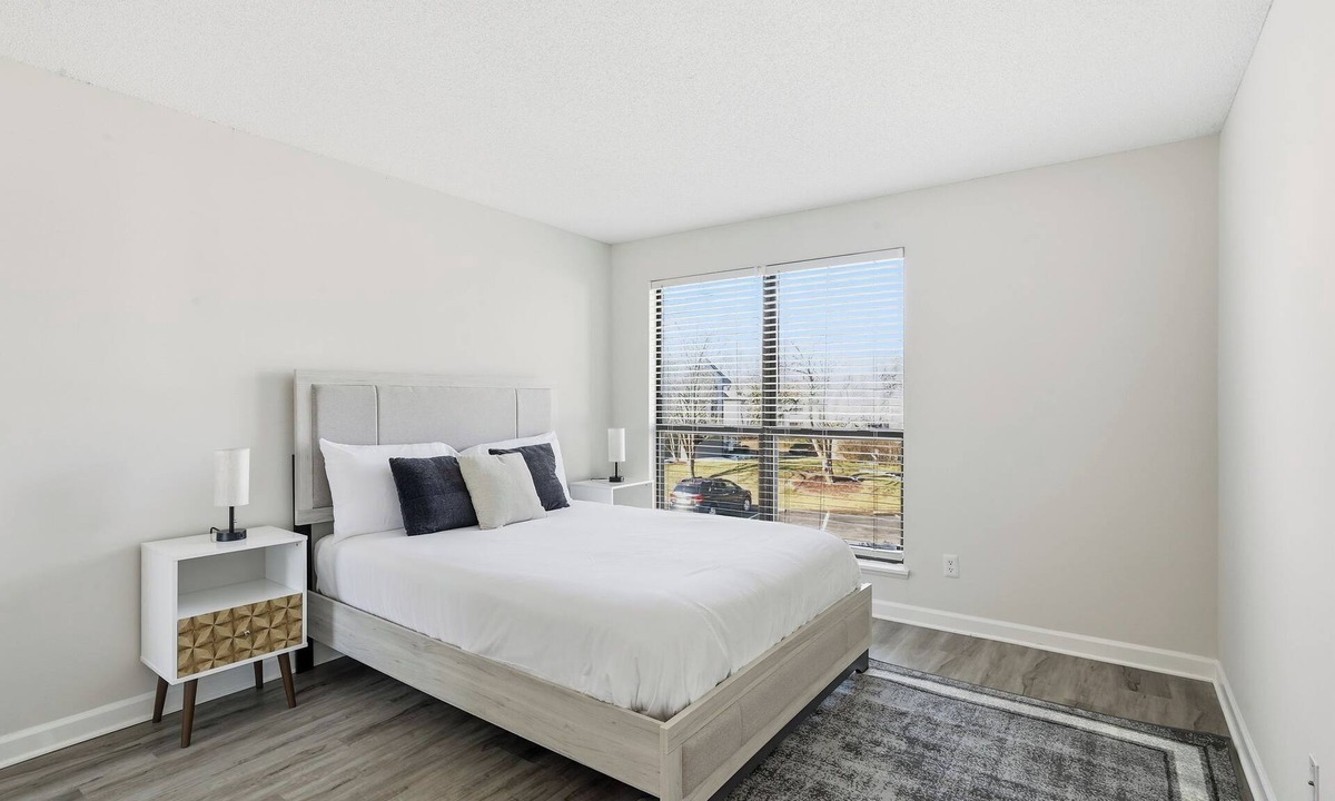 Hurstbourne Acres Apartment | Your Modern Escape at 502