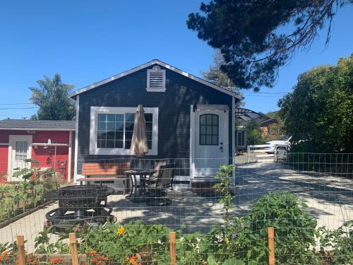 El Sobrante House | Your Most Romantic and Peaceful Getaway