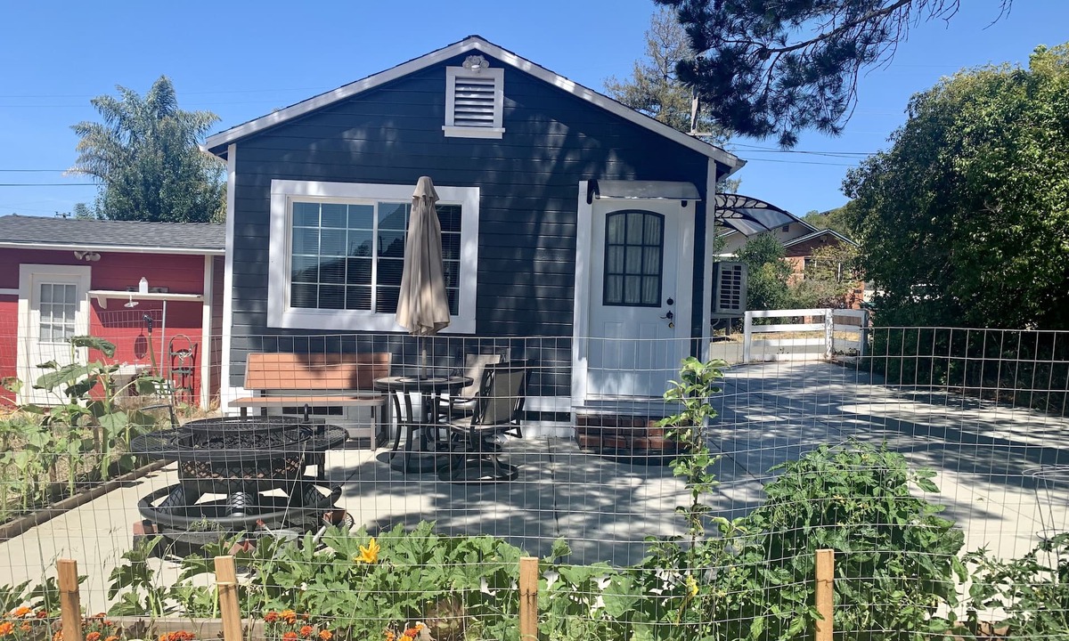 El Sobrante Cottage | Your Most Romantic and Peaceful Getaway