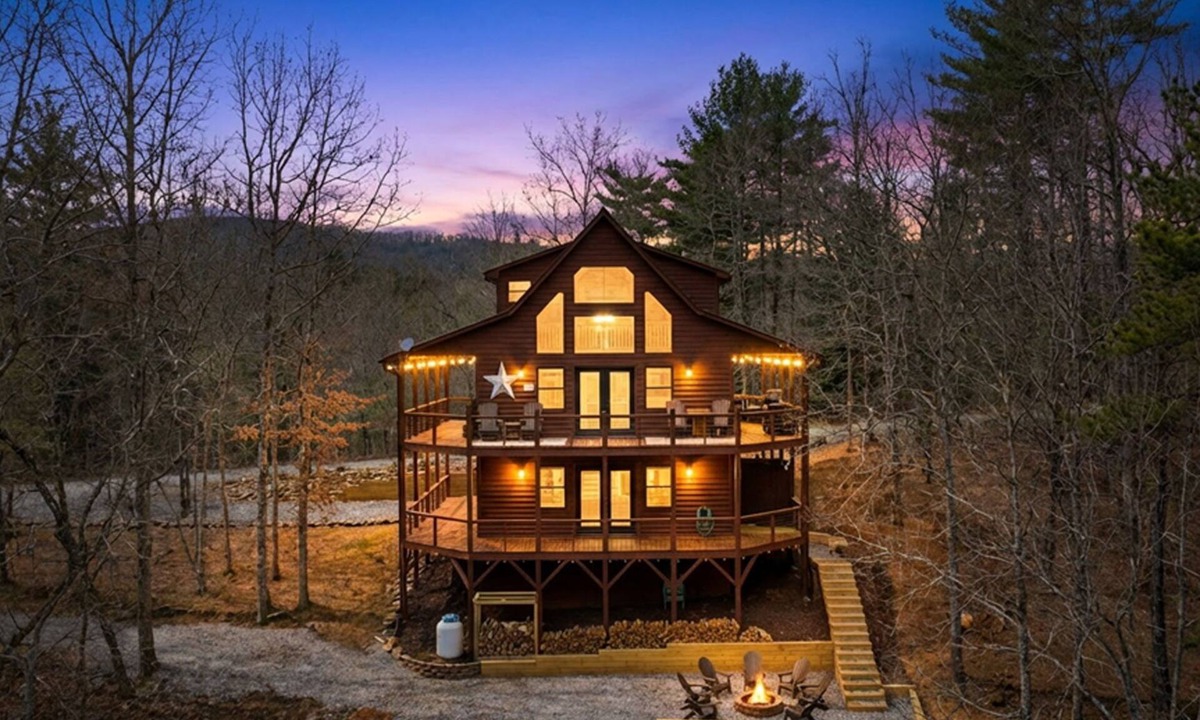 Murphy Ski Chalet | Your Mountain Base-Where Trail Ends & Views Begin