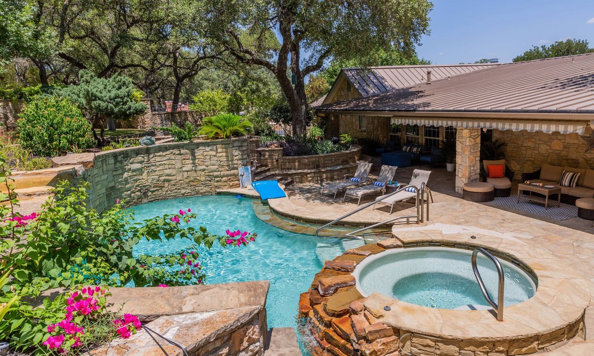 Canyon Lake Villa | Your Own Resort! Heated Saltwater Pool+HotTub, Upscale Design, 1-Story, KingBeds