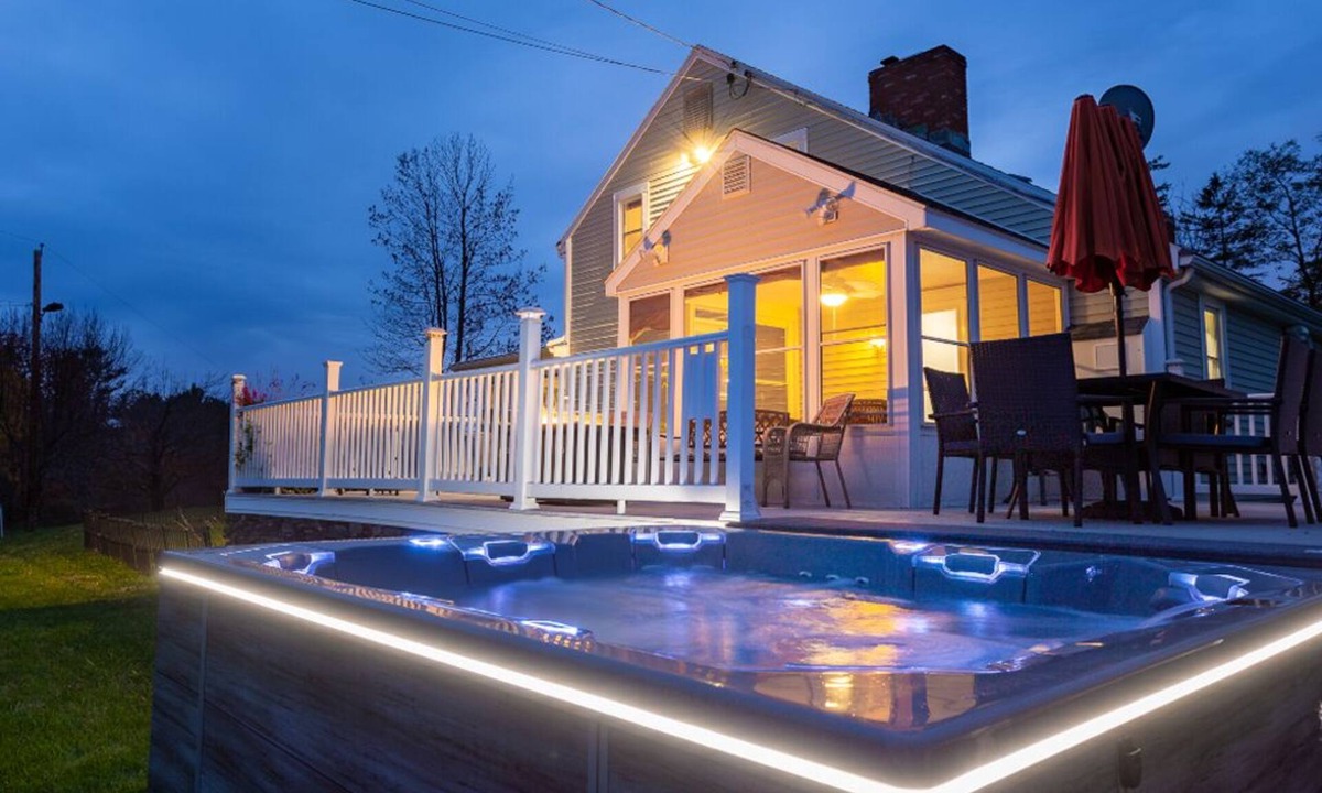 Oak Hill House | Your peaceful, private retreat, PERFECT FOR READAWAYS! Incredible views!