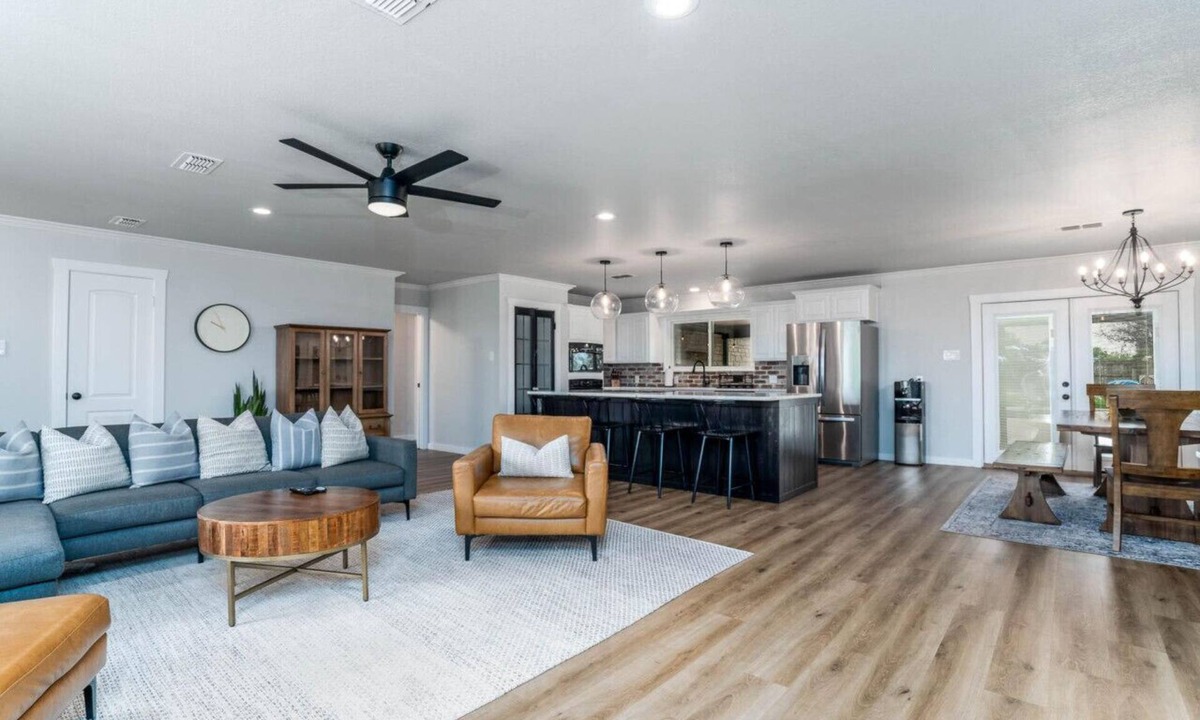 Abilene House | ☀️Your Perfect Family Retreat! 5BR Home w/Private Pool and Great Yard!