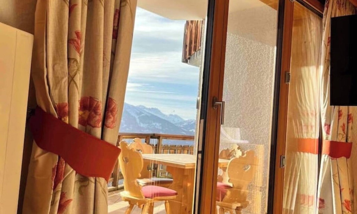 Arveyes House | Your Place in the Clouds