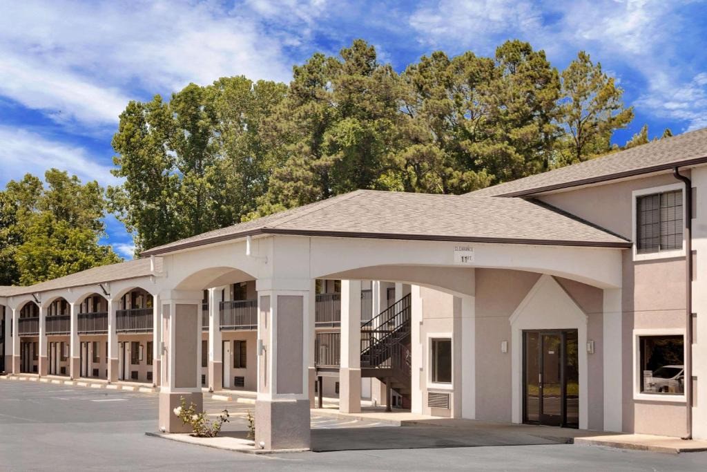 Millington Hotel | Your Place Inn