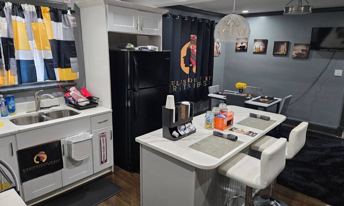 McGuire House | Your Private 2-Bedroom Sanctuary