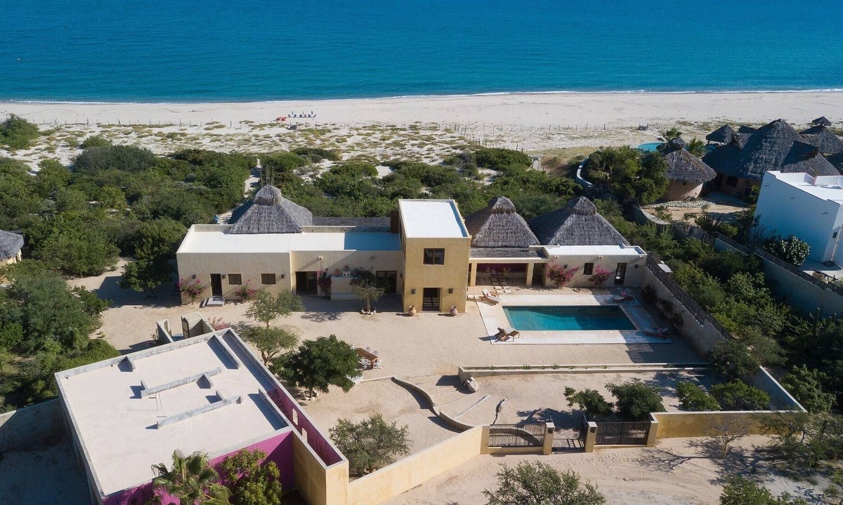 El Cardonal House | Your private beach resort!