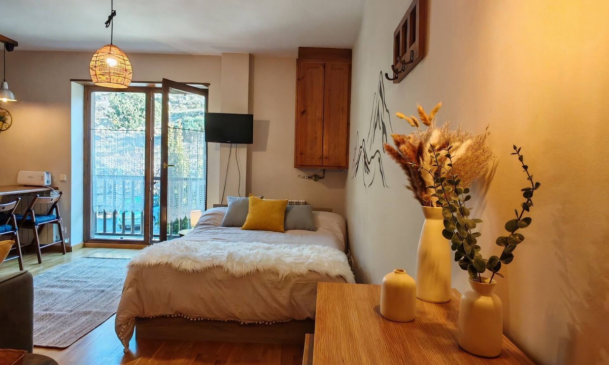 Taull Apartment | Your rustic corner with balcony and view - Erta 2