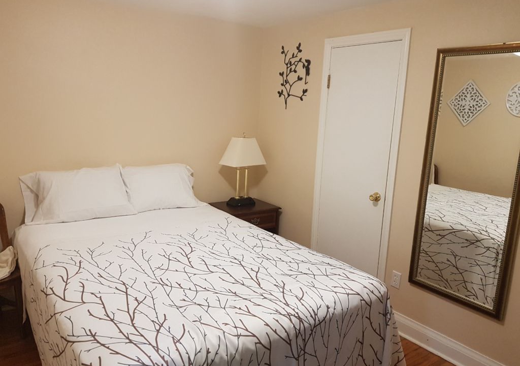 Sarnia House | Your Sarnia "Home away from Home" is right here!