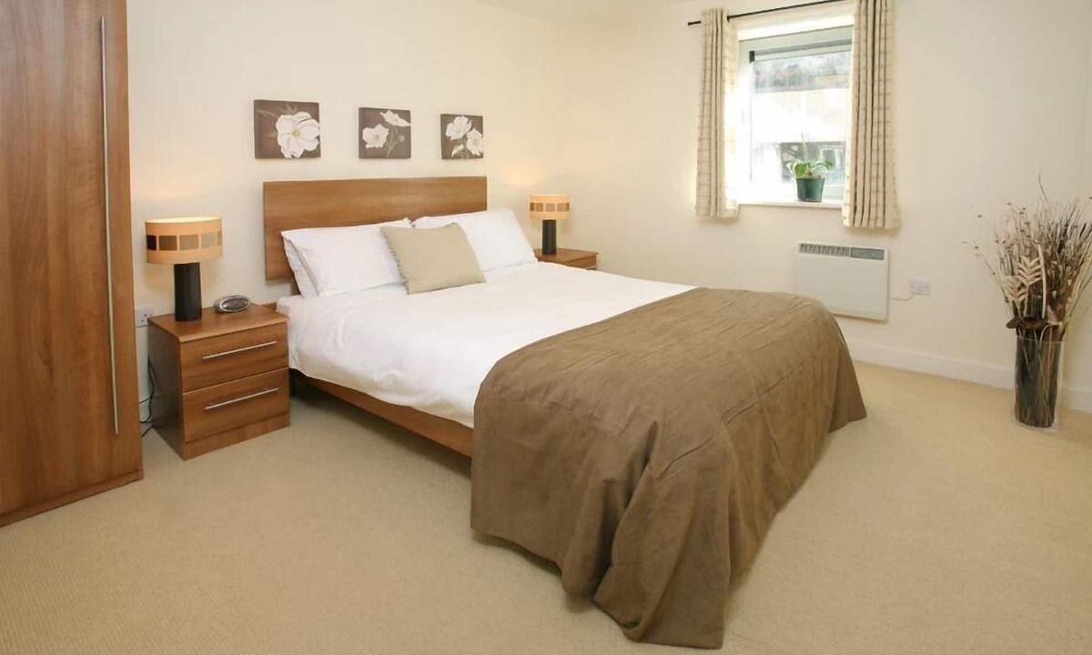 Bristol Apartment | Your Stay Bristol Hamilton Court