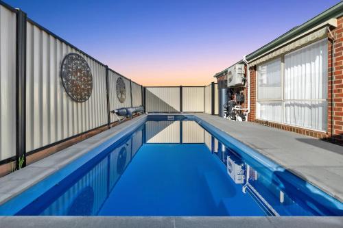 Tarneit House | Your Tarneit Escape - 4BR Home with Pool & BBQ
