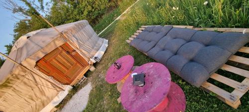 Bannost Other | Yourte 6 pers séjour cosy avec poêle à bois près Provins
