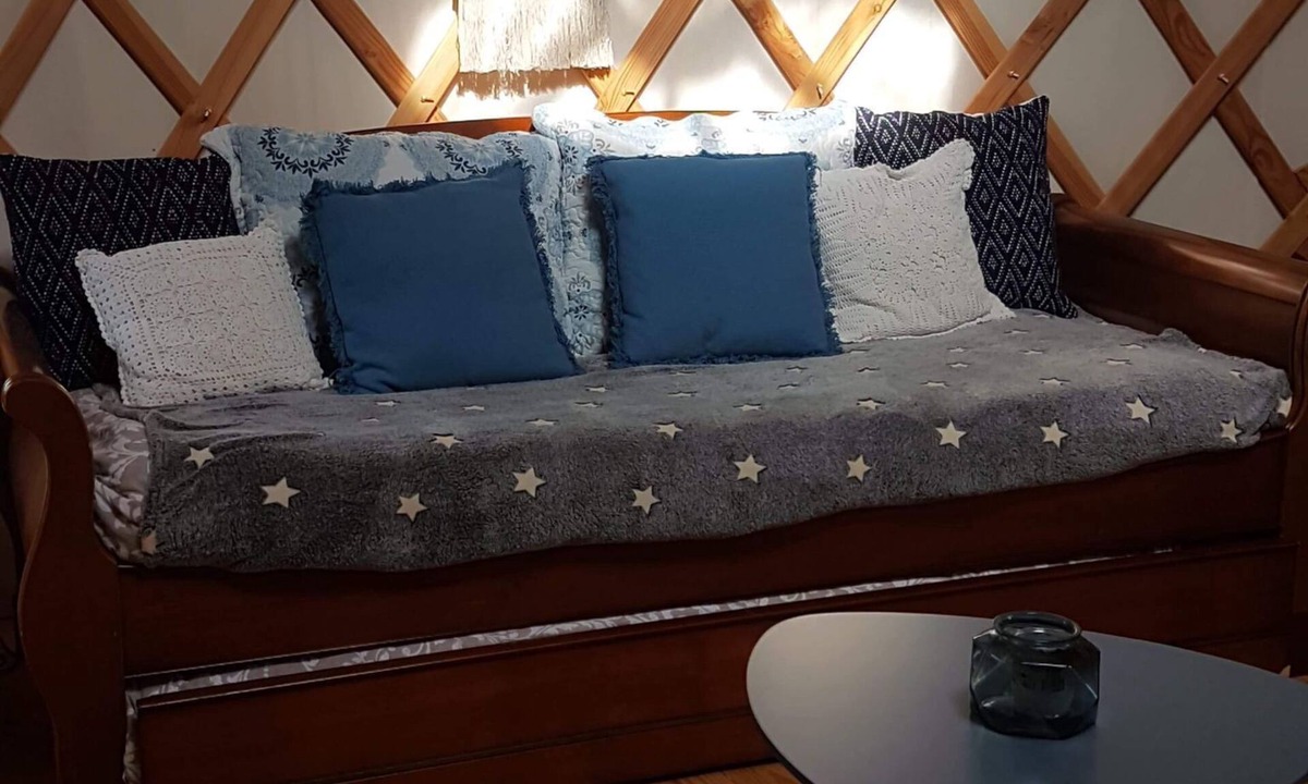 Continvoir Cabin | Yourte gite insolite tout confort Castanea