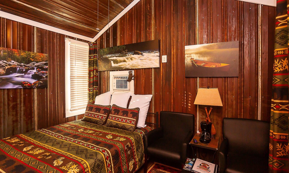 Benton Hotel | Yowie Cabin