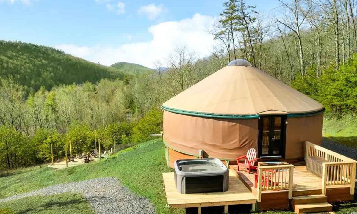 Wardensville House | Yurt w/hot tub & fire pit near Lost River
