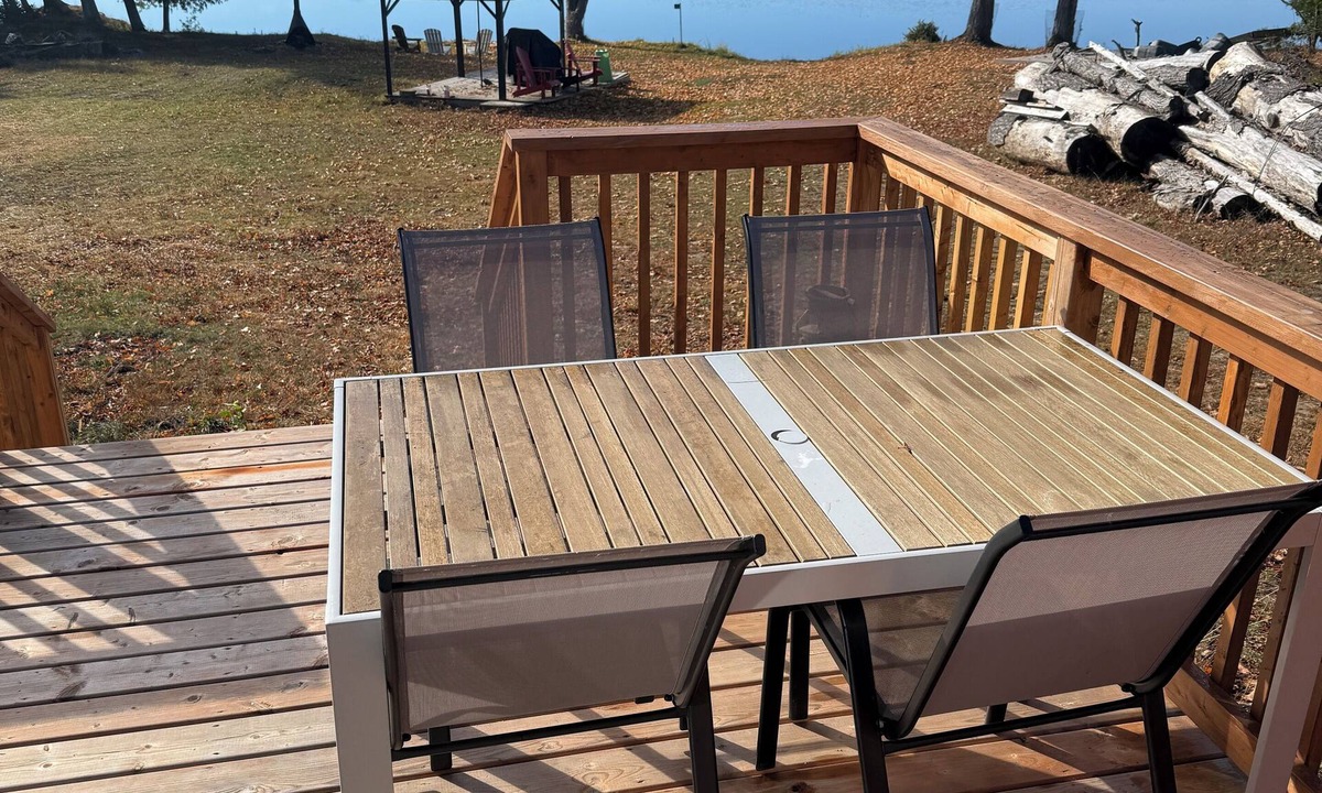 Lanark Highlands Cottage | Yurtopia on the Lake