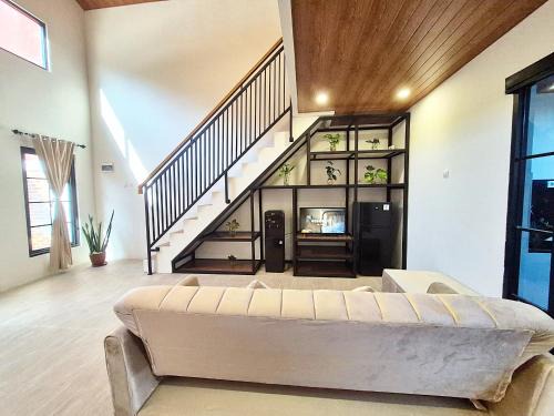 Bangunjiwo Villa | Yustien Homestay Bangunjiwo 4 Beds - Entire House