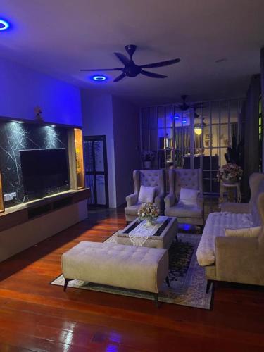 Marang House | Z&N Homestay