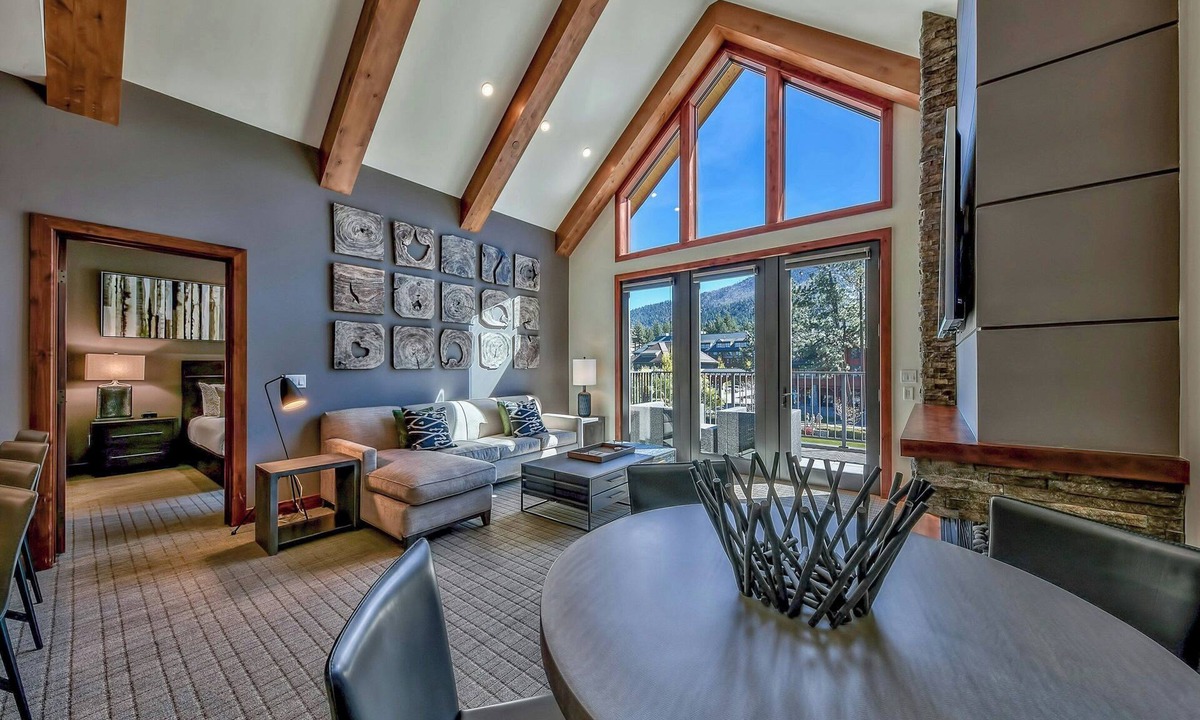 Lakeside Park Apartment | Zalanta, A Vail Resorts Property