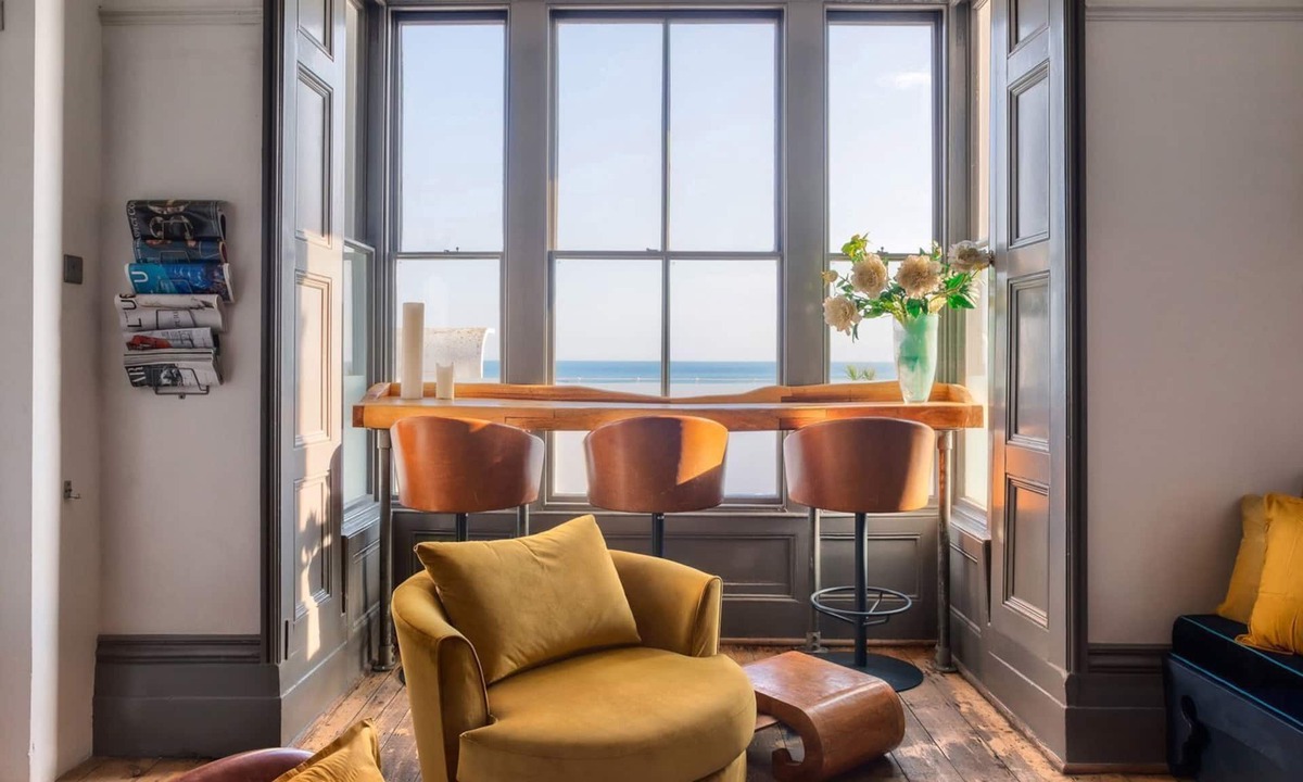 St Leonards-On-Sea Cottage | Zanzibar Beach House