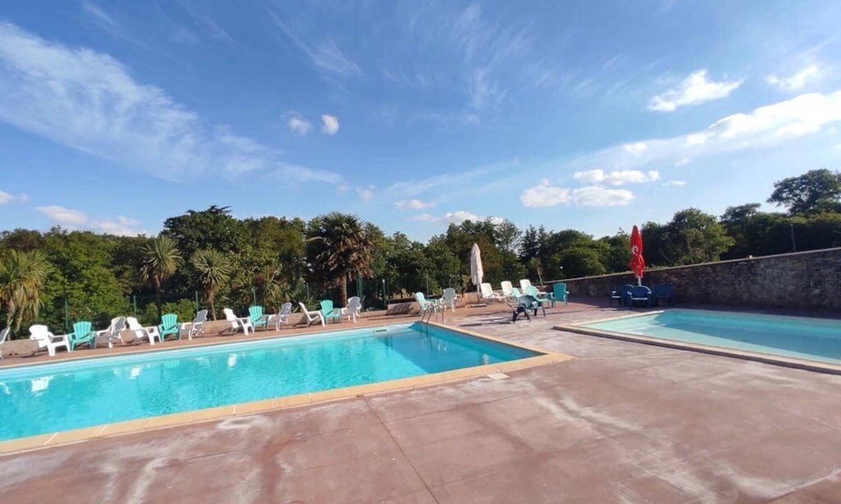 Sainte-Reine-de-Bretagne Ski Chalet | ZEcamping 3* familial piscine chauffée locatif 16m2