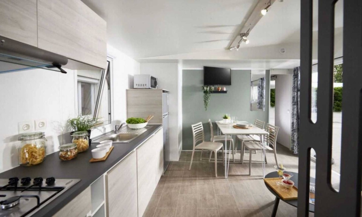 Tharon-Plage House | ZEcamping parc aquatique animations mobil-home TV LV 35m2 6 pers