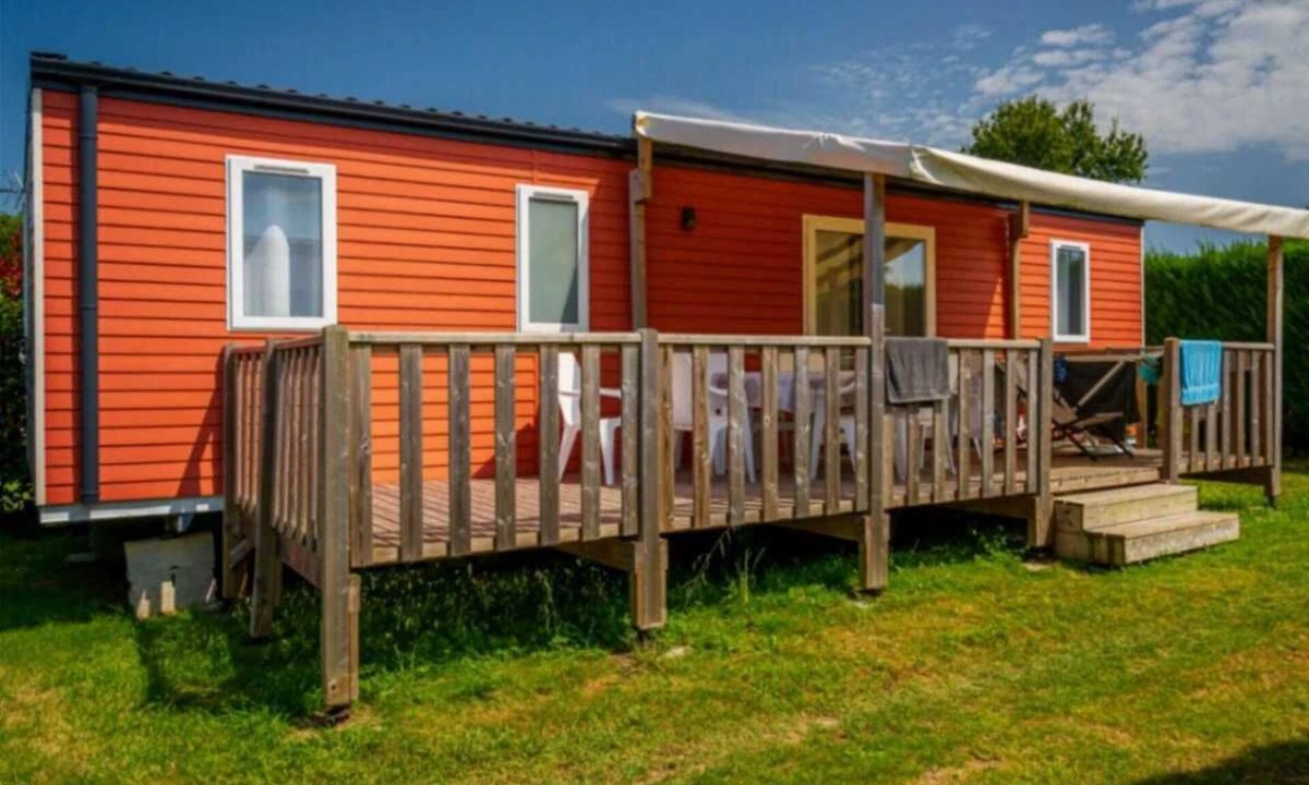 Tharon-Plage House | ZEcamping animé parc aquatique chiens acceptés locatif TV LV 6 pers