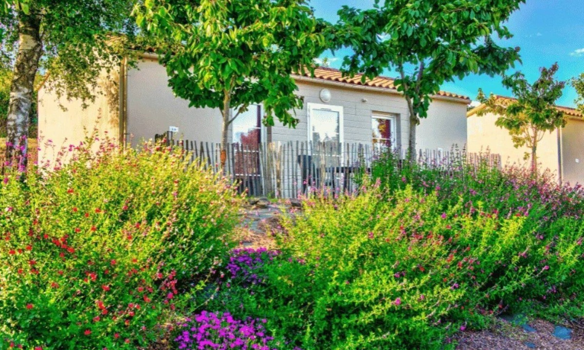 Les Epesses Apartment | ZEcamping 2* animaux acceptés locatif TV clim 33m2 6 pers