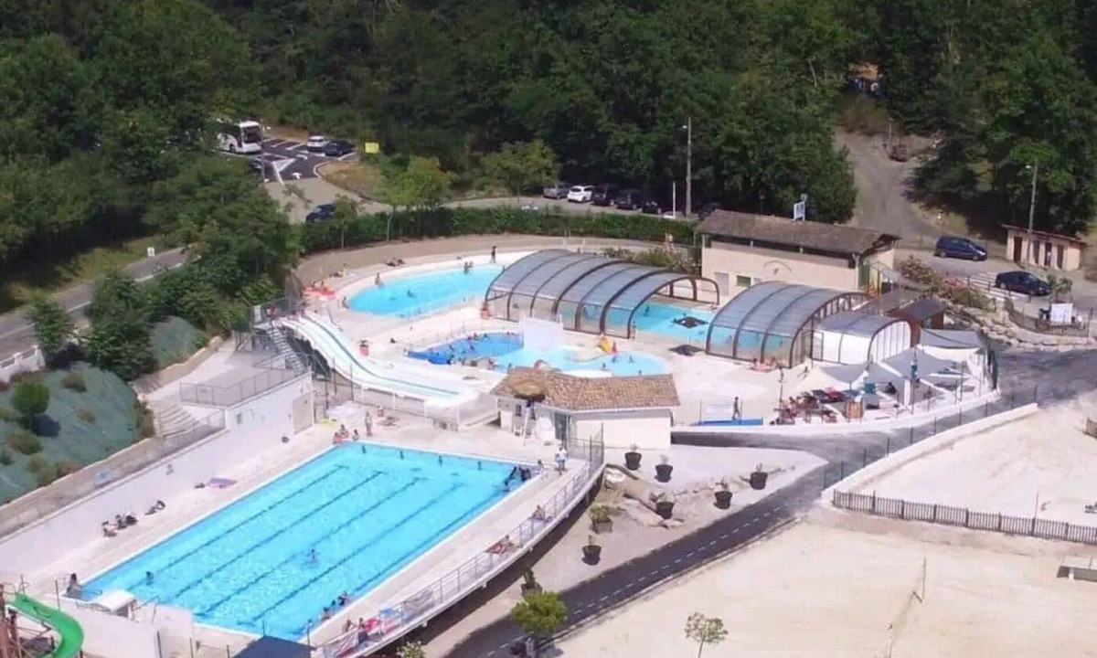 Monclar-de-Quercy Ski Chalet | ZEcamping 3 étoiles piscine couverte locatif TV LV clim 35m2