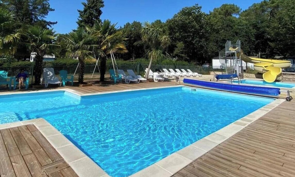 Guemene-Penfao House | ZEcamping 3 étoiles animé piscine chauffée tente 35m2 5 pers