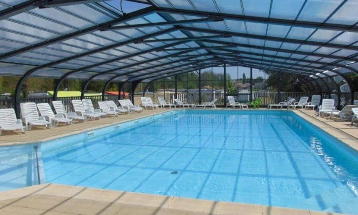 Avrille House | ZEcamping 3 étoiles animé animaux acceptés familial piscine couverte