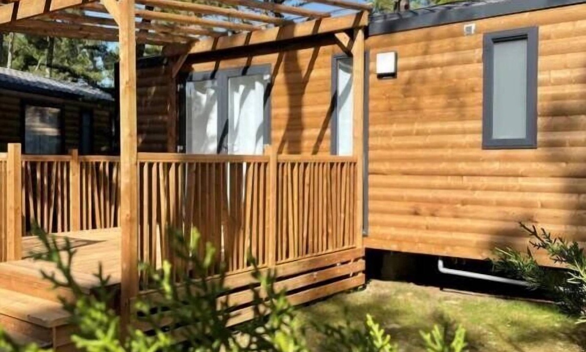 Pouzauges House | ZEcamping 3 étoiles chiens acceptés locatif TV 6 pers