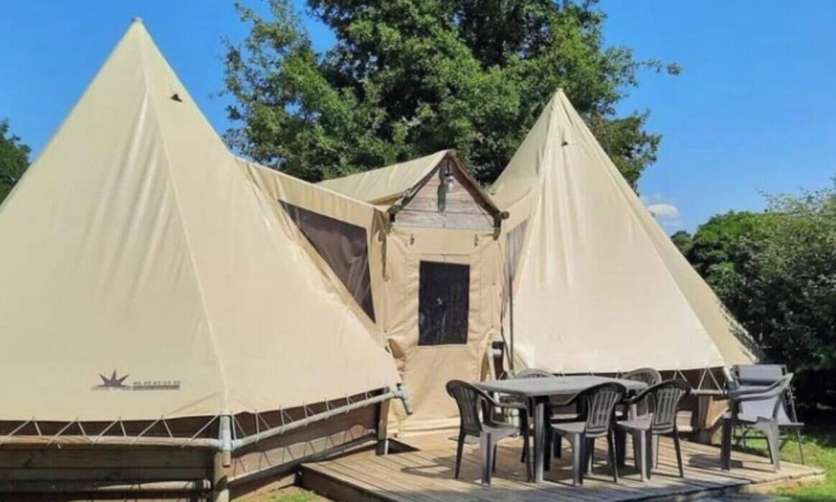 Argenton-Chateau House | ZEcamping 3 étoiles animé piscine chauffée locatif BBQ 33m2