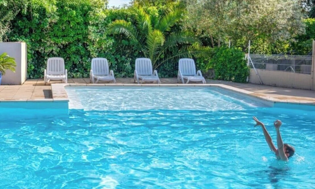 Castries House | ZEcamping 3 étoiles familial toboggans locatif 16m2 4 pers
