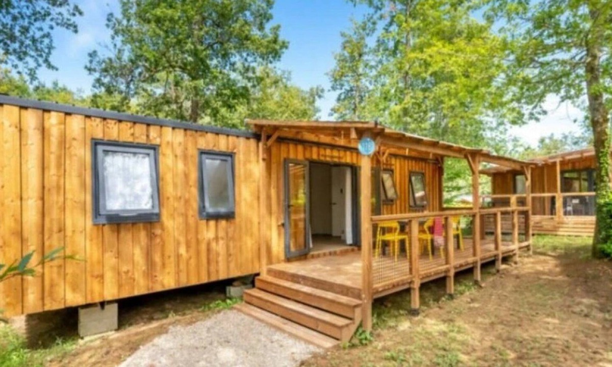 Pouzauges House | ZEcamping 3 étoiles pet friendly locatif TV LV clim 6 pers