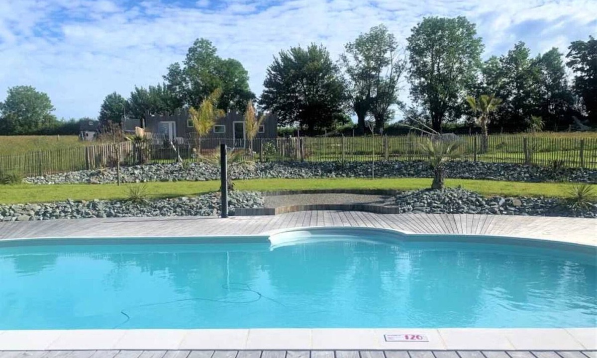 Verruyes House | ZEcamping 3 étoiles piscine chauffée dog friendly hammam mobil-home TV