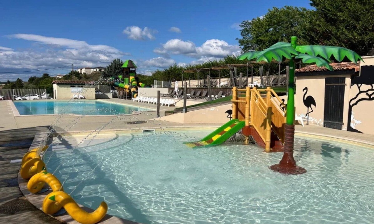 Lussas House | ZEcamping 3 étoiles piscine chauffée animations locatif clim 30m2 4 pers