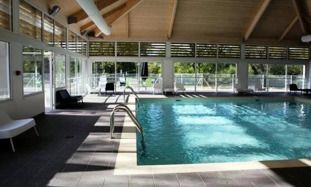 Saumur House | ZEcamping 3 étoiles piscine couverte pet friendly locatif TV LV BBQ