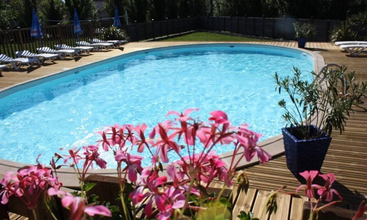 Soreze Ski Chalet | ZEcamping 3 étoiles piscine chauffée dog friendly locatif TV clim 31m2