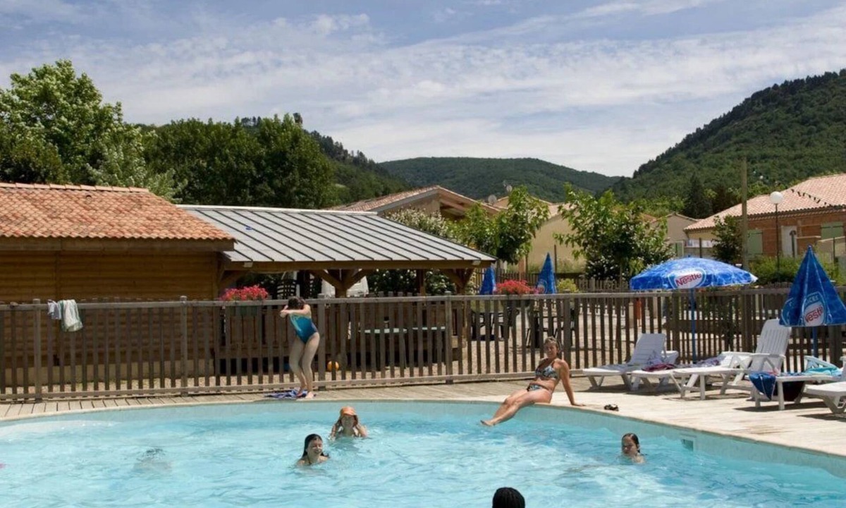 Soreze House | ZEcamping 3 étoiles piscine chauffée locatif TV clim 21m2 4 pers