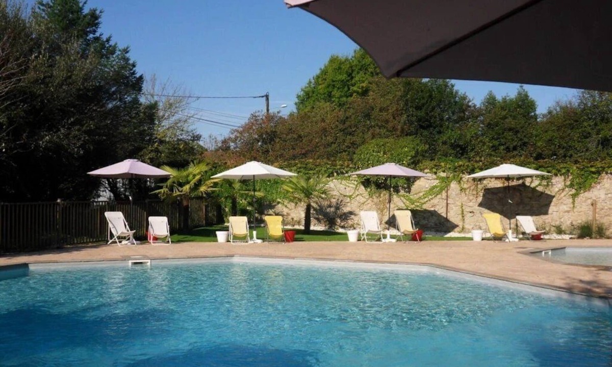 Urt Ski Chalet | ZEcamping 3 étoiles piscine pet friendly bien-être locatif TV 22m2 4 pers