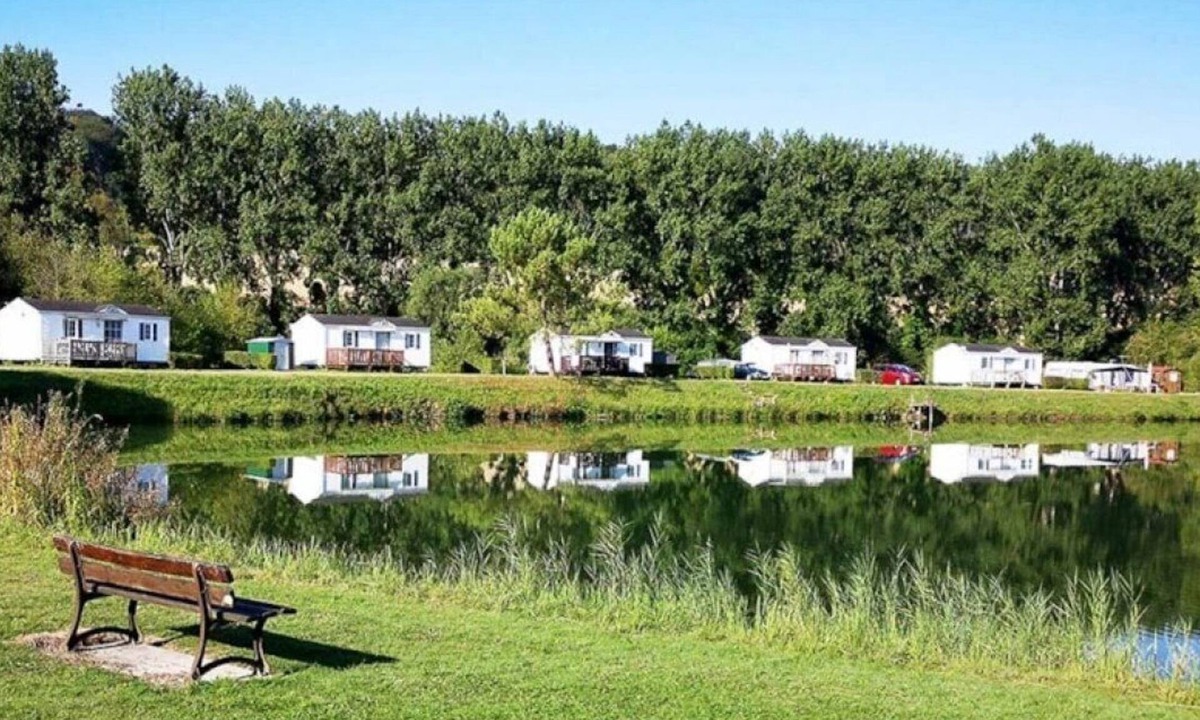 Martigny House | ZEcamping 3 étoiles dog friendly locatif TV BBQ 6 pers