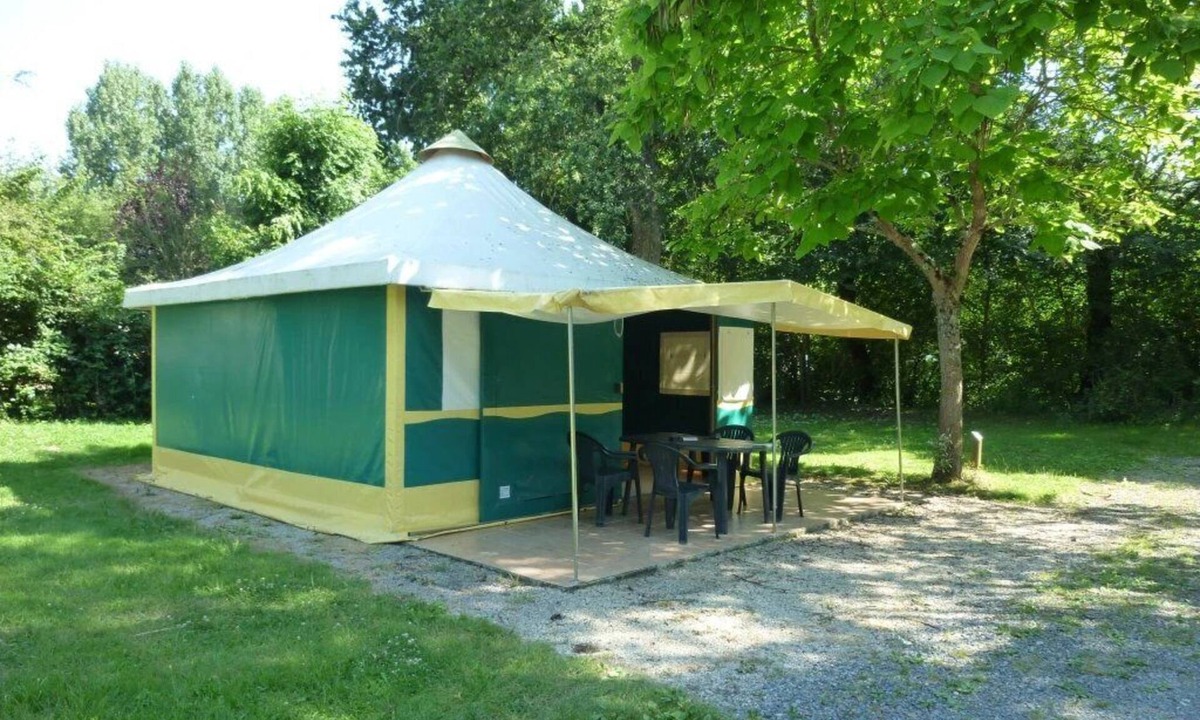 Savigny-en-Veron House | ZEcamping 3* locatif BBQ 25m2 2 pers