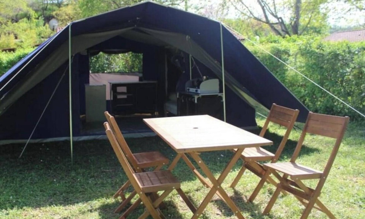 Belmont-sur-Rance House | ZEcamping 3* piscine pet friendly Tente tribu 4 pers